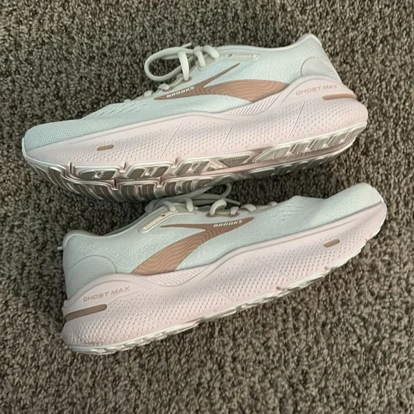 Brooks Ghost Max Running Shoes WMNS 9.5B - Picture 9 of 10